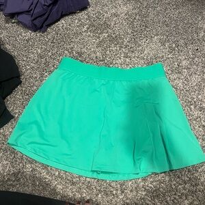 Size medium pinnacle tennis/golf skirt. New with tags.